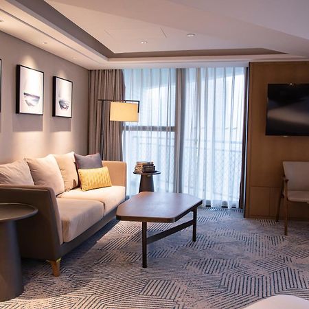 Hilton Beijing Hotel Exterior photo